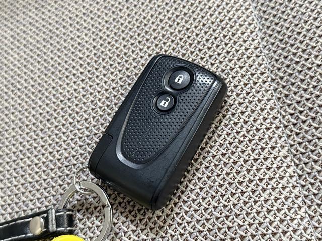 ミラココア ココアＸ　保証付　修復歴無　社外１３インチＡＷ　スマートキー　電動格納ミラー　純正オーディオ　ＣＤ　ヘッドライトレベライザー　ベンチシート　パワーステアリング　パワーウィンドウ　ＡＢＳ　運転席・助手席エアバッグ（7枚目）