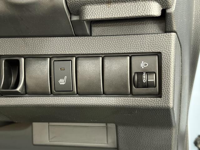 アルトラパン リミテッド　保証付き　修復歴無　シートヒーター　Ｐスタート　スマートキー　社外１４インチＡＷ　Ｆ／Ｓ／Ｒスポイラー付　電動格納ミラー　純正オーディオ　ＣＤ　レベライザー　ベンチシート　フルフラット　シートリフター（7枚目）