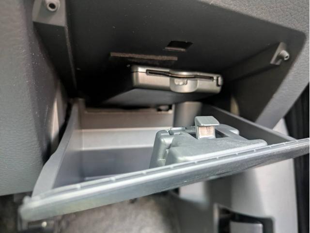 ワゴンＲスティングレー Ｔ　保証付　修復歴無　ターボ　ＥＴＣ　Ｂカメラ　フルセグナビ　ＤＶＤ　ＣＤ　ＨＩＤオートライト　フォグ　Ｐスタート　パドルシフト　スマートキー　純正１４インチＡＷ　ウィンカー付電動格納ミラー　フルフラット（8枚目）