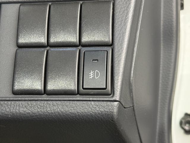 ワゴンＲスティングレー Ｘ　保証付　修復歴無　Ｐスタート　純正１４インチＡＷ　ＨＩＤヘッドライト　フォグランプ　オートエアコン　スマートキー　電動格納ミラー　純正オーディオ　ＣＤ　ベンチシート　フルフラット　ＡＢＳ　Ｗエアバッグ（8枚目）