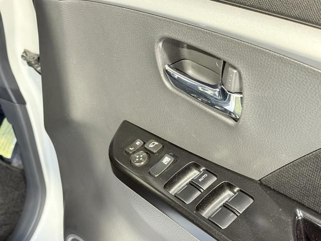 ワゴンＲスティングレー Ｘ　保証付　修復歴無　Ｐスタート　純正１４インチＡＷ　ＨＩＤヘッドライト　フォグランプ　オートエアコン　スマートキー　電動格納ミラー　純正オーディオ　ＣＤ　ベンチシート　フルフラット　ＡＢＳ　Ｗエアバッグ（28枚目）