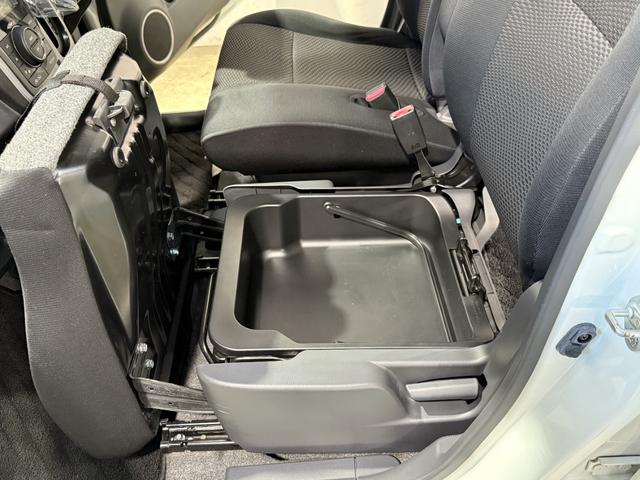 ワゴンＲスティングレー Ｘ　保証付　修復歴無　Ｐスタート　純正１４インチＡＷ　ＨＩＤヘッドライト　フォグランプ　オートエアコン　スマートキー　電動格納ミラー　純正オーディオ　ＣＤ　ベンチシート　フルフラット　ＡＢＳ　Ｗエアバッグ（57枚目）