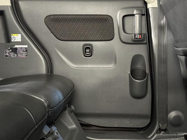 スペーシアカスタム XS 保証付き 修復歴無 DCBS 両PSD シートH HIDオートライト フォグ 衝突軽減B ESC レーンアシスト Pスタート Aストップ スマートキー 純正15AW Rサンシェード 黒革調シートカバー(56枚目)