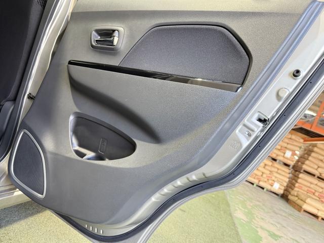 ワゴンＲスティングレー Ｘ　保証付き　修復歴無　ナビＴＶ　ＣＤ　Ｐスタート　ＨＩＤヘッド　フォグ　オートライト　純正１４インチＡＷ　アイドリングストップ　オートエアコン　スマートキー　ウィンカーミラー　ベンチシート　フルフラット（33枚目）