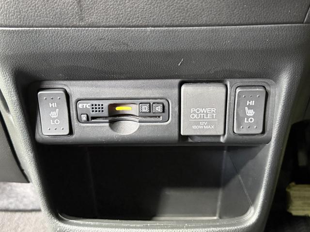 Ｎ－ＢＯＸカスタム Ｇ　ターボＳＳブラックスタイルパッケージ　保証付き　修復歴無　ＥＴＣ　Ｂカメラ　シートＨ　両ＰＳＤ　クルコン　フルセグナビ　ＢＴ　ＤＶＤ　オートリトラミラー　あんしんＰＫＧ　ＨＩＤオートライト　フォグ　パドルシフト　純正１５ＡＷ　ハーフレザー（7枚目）