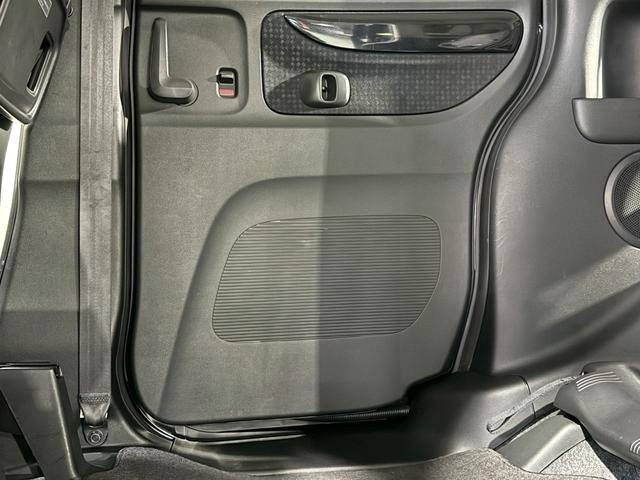 Ｎ－ＢＯＸカスタム Ｇ　ターボＳＳブラックスタイルパッケージ　保証付き　修復歴無　ＥＴＣ　Ｂカメラ　シートＨ　両ＰＳＤ　クルコン　フルセグナビ　ＢＴ　ＤＶＤ　オートリトラミラー　あんしんＰＫＧ　ＨＩＤオートライト　フォグ　パドルシフト　純正１５ＡＷ　ハーフレザー（33枚目）