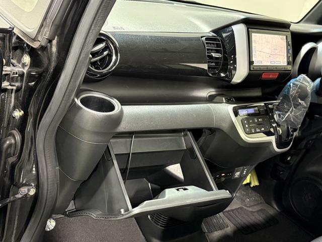 Ｎ－ＢＯＸカスタム Ｇ　ターボＳＳブラックスタイルパッケージ　保証付き　修復歴無　ＥＴＣ　Ｂカメラ　シートＨ　両ＰＳＤ　クルコン　フルセグナビ　ＢＴ　ＤＶＤ　オートリトラミラー　あんしんＰＫＧ　ＨＩＤオートライト　フォグ　パドルシフト　純正１５ＡＷ　ハーフレザー（73枚目）