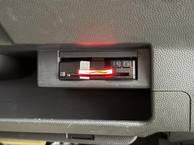 アルトラパン Ｘセレクション　保証付き　修復歴無　ＥＴＣ　シートヒーター　Ｐスタート　アイドリングストップ　スマートキー　スペアキー付　純正１４インチＡＷ　ウィンカー付電動格納ミラー　ＣＤ　レベライザー　ベンチシート　フルフラット（7枚目）