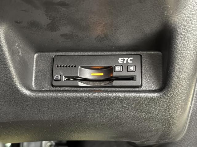 アルト Ｓ　保証付き　修復歴無　１オーナー　ＥＴＣ　Ｂカメラ　シートＨ　レーダーＢＳ　衝突被害軽減Ｂ　ＥＳＣ　ナビＴＶ　ＤＶＤ　ＣＤ　アイドリングストップ　電格ミラー　キーレス　レベライザー　運転席シートリフター（7枚目）