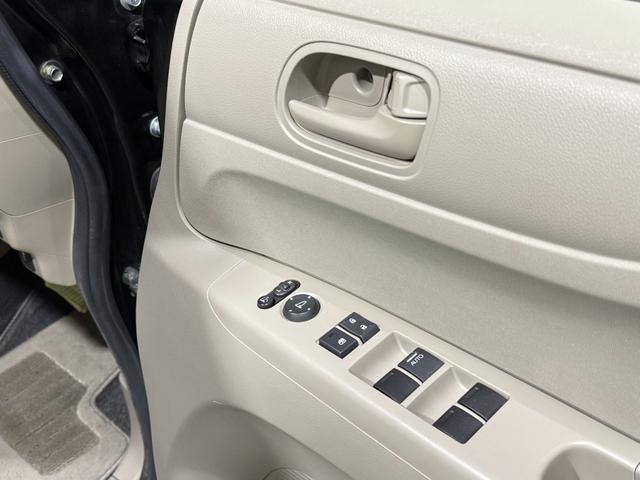 N-BOX G 保証付き 修復歴無 ETC フルセグナビTV DVD CD 横滑り防止 Pスタート アイドリングストップ スマートキー 電格ミラー レベライザー ベンチシート 両側スライド ナビ装着用スペシャルPKG(26枚目)