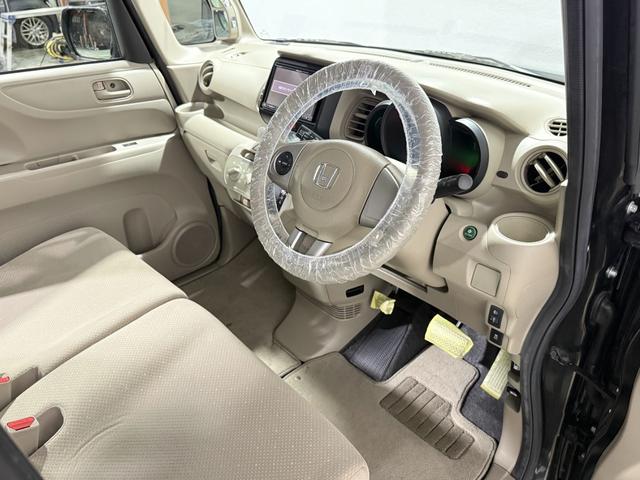 N-BOX G 保証付き 修復歴無 ETC フルセグナビTV DVD CD 横滑り防止 Pスタート アイドリングストップ スマートキー 電格ミラー レベライザー ベンチシート 両側スライド ナビ装着用スペシャルPKG(27枚目)