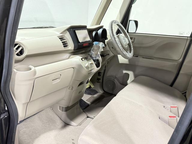 N-BOX G 保証付き 修復歴無 ETC フルセグナビTV DVD CD 横滑り防止 Pスタート アイドリングストップ スマートキー 電格ミラー レベライザー ベンチシート 両側スライド ナビ装着用スペシャルPKG(47枚目)