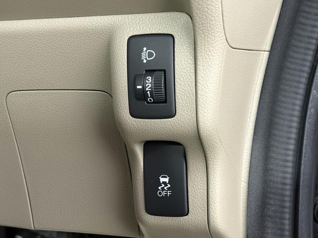 N-BOX G 保証付き 修復歴無 ETC フルセグナビTV DVD CD 横滑り防止 Pスタート アイドリングストップ スマートキー 電格ミラー レベライザー ベンチシート 両側スライド ナビ装着用スペシャルPKG(61枚目)