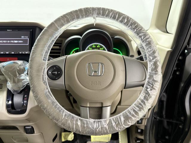 N-BOX G 保証付き 修復歴無 ETC フルセグナビTV DVD CD 横滑り防止 Pスタート アイドリングストップ スマートキー 電格ミラー レベライザー ベンチシート 両側スライド ナビ装着用スペシャルPKG(63枚目)