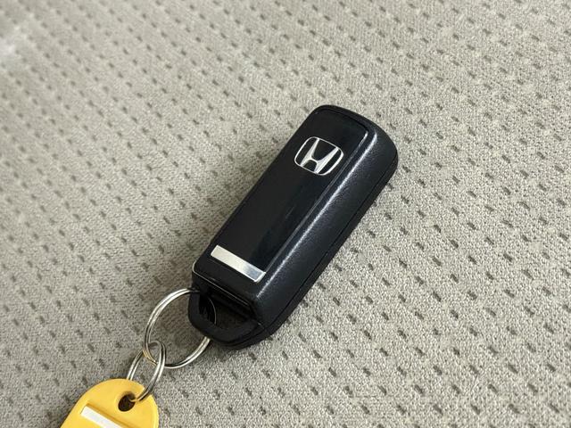 N-BOX G 保証付き 修復歴無 ETC フルセグナビTV DVD CD 横滑り防止 Pスタート アイドリングストップ スマートキー 電格ミラー レベライザー ベンチシート 両側スライド ナビ装着用スペシャルPKG(74枚目)