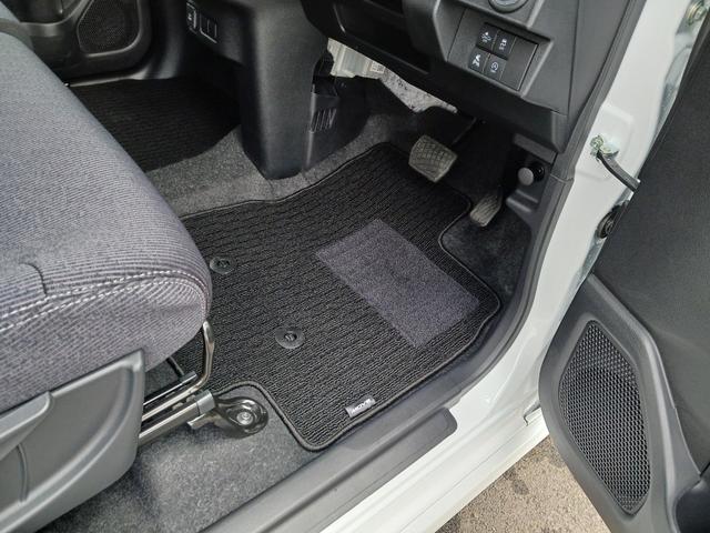 ムーヴ ＲＳ　サポカーＳワイド適合　両側オートスライドドア　全車速追従機能付ＡＣＣ　ステアリングスイッチ　電動パーキングブレーキ　Ｐスタート　コーナーセンサー　Ｂカメラ　キーフリー（22枚目）