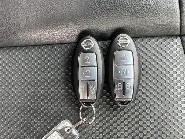セレナ ハイウェイスタークロスギア 4WD ワンセグ メモリーナビ DVD再生 ミュージックプレイヤー接続可 バックカメラ ETC 両側電動スライド LEDヘッドランプ ウオークスルー 乗車定員8人 ワンオーナー アイドリングストップ(11枚目)