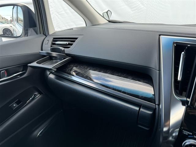 アルファード ２．５Ｓ　Ｃパッケージ　フルセグ　ミュージックプレイヤー接続可　バックカメラ　衝突被害軽減システム　ＥＴＣ　ドラレコ　両側電動スライド　ＬＥＤヘッドランプ　乗車定員７人　３列シート　ワンオーナー（22枚目）