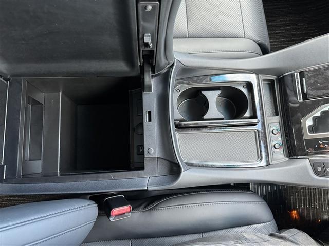 アルファード ２．５Ｓ　Ｃパッケージ　フルセグ　ミュージックプレイヤー接続可　バックカメラ　衝突被害軽減システム　ＥＴＣ　ドラレコ　両側電動スライド　ＬＥＤヘッドランプ　乗車定員７人　３列シート　ワンオーナー（23枚目）