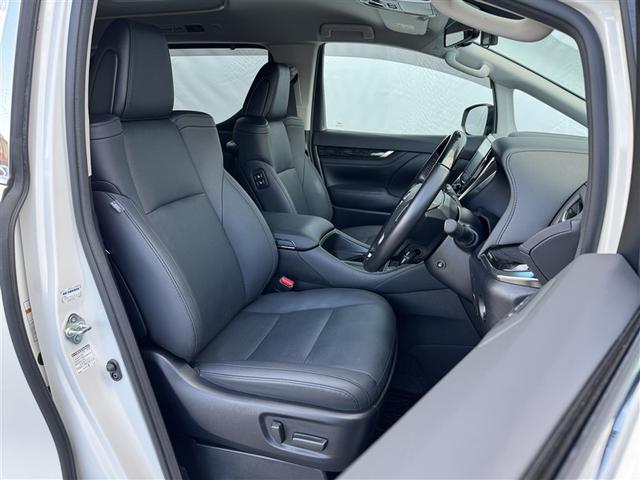 アルファード ２．５Ｓ　Ｃパッケージ　フルセグ　ミュージックプレイヤー接続可　バックカメラ　衝突被害軽減システム　ＥＴＣ　ドラレコ　両側電動スライド　ＬＥＤヘッドランプ　乗車定員７人　３列シート　ワンオーナー（24枚目）