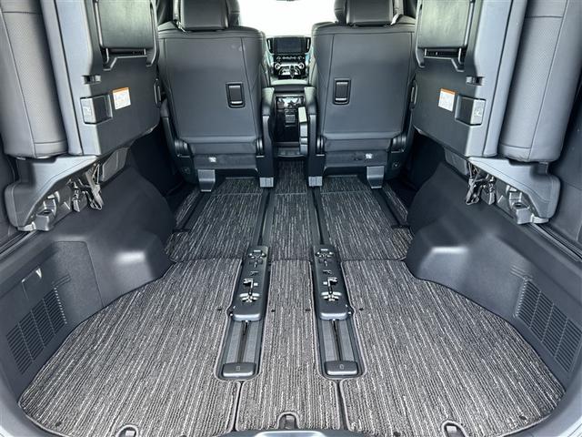 アルファード ２．５Ｓ　Ｃパッケージ　フルセグ　ミュージックプレイヤー接続可　バックカメラ　衝突被害軽減システム　ＥＴＣ　ドラレコ　両側電動スライド　ＬＥＤヘッドランプ　乗車定員７人　３列シート　ワンオーナー（29枚目）