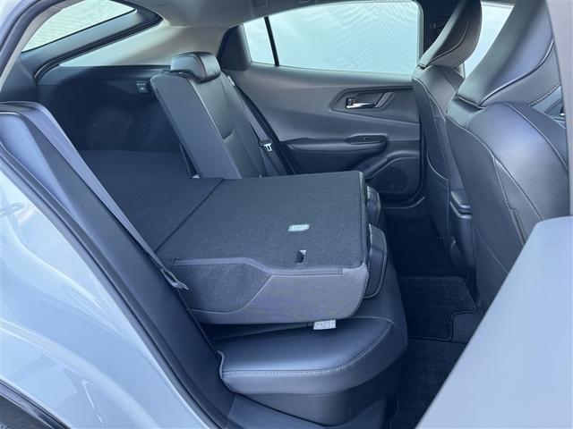 プリウス Ｚ　フルセグ　ミュージックプレイヤー接続可　バックカメラ　衝突被害軽減システム　ＥＴＣ　ドラレコ　ＬＥＤヘッドランプ　フルエアロ（28枚目）