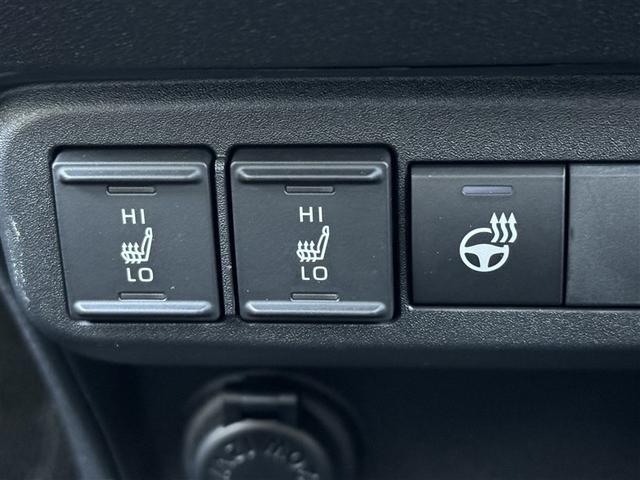 シエンタ Ｚ　フルセグ　メモリーナビ　ＤＶＤ再生　ミュージックプレイヤー接続可　バックカメラ　衝突被害軽減システム　ＥＴＣ　ドラレコ　両側電動スライド　ＬＥＤヘッドランプ　ウオークスルー　ワンオーナー（12枚目）