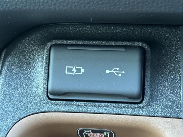 シエンタ Ｚ　フルセグ　メモリーナビ　ＤＶＤ再生　ミュージックプレイヤー接続可　バックカメラ　衝突被害軽減システム　ＥＴＣ　ドラレコ　両側電動スライド　ＬＥＤヘッドランプ　ウオークスルー　ワンオーナー（13枚目）