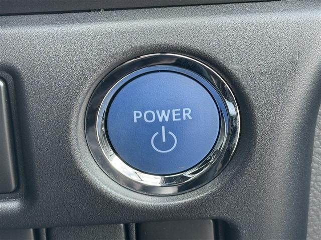 エスクァイア ハイブリッドＧｉプレミアムパッケジブラックテーラード　フルセグ　メモリーナビ　ＤＶＤ再生　ミュージックプレイヤー接続可　バックカメラ　衝突被害軽減システム　ＥＴＣ　ドラレコ　両側電動スライド　ＬＥＤヘッドランプ　乗車定員７人　３列シート　ワンオーナー（10枚目）