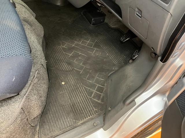 ハイゼットカーゴ クルーズ 両側スライドドア オーディオ エアコン ETC 電動格納ミラー パワーウインドウ パワーステアリング 光軸調整ダイヤル キーレス(22枚目)