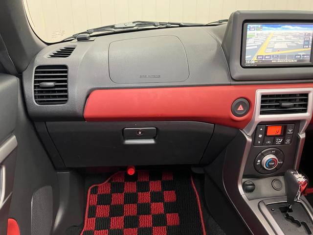 コペン セロ　オープンカー　二人乗　アクティブトップ　Ｂカメラ　ステアリングスイッチ　Ｐスタート　シートヒーター　アイドリングストップ　スポーツシート　キーフリー（12枚目）