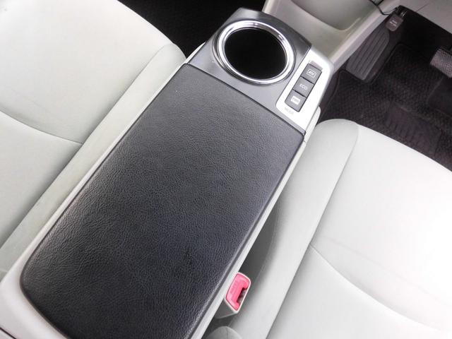 プリウスアルファ Ｓツーリングセレクション　アルパイン８インチナビ　地デジ　Ｂカメラ　Ｂｌｕｅｔｏｏｔｈ　モデリスタエアロ　マフラー　ＬＥＤ　スマートキー（14枚目）