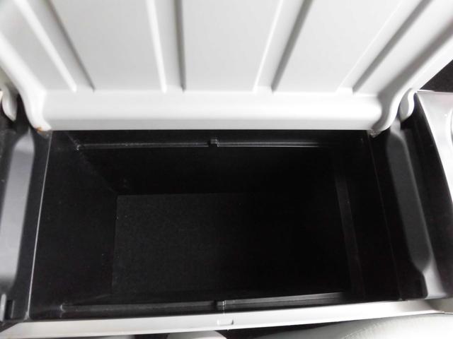 プリウスアルファ Ｓツーリングセレクション　アルパイン８インチナビ　地デジ　Ｂカメラ　Ｂｌｕｅｔｏｏｔｈ　モデリスタエアロ　マフラー　ＬＥＤ　スマートキー（23枚目）