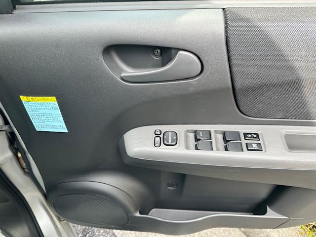 ステラ カスタムＲ　禁煙車　キ－レスエントリ－　電動格納ドアミラ－　アルミホイール　ＣＤデッキ　走行１２９００ｋｍ（26枚目）
