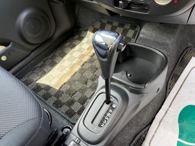 エッセ カスタム　禁煙車　キーレスエントリー　タコメーター　アルミホイール　電動格納ウインカードアミラー　パワステ　パワーウインド　走行４８５００キロ（24枚目）