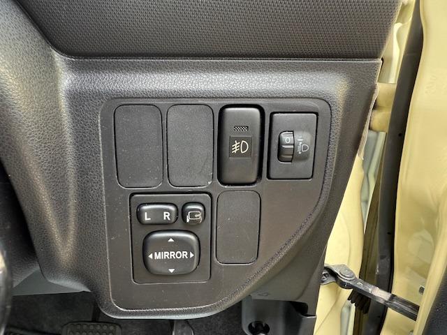 エッセ カスタム　禁煙車　キーレスエントリー　タコメーター　アルミホイール　電動格納ウインカードアミラー　パワステ　パワーウインド　走行４８５００キロ（26枚目）