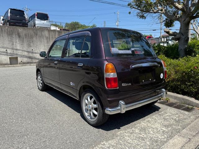 ミラジーノ ミニライトスペシャル　メモリアルエディション　禁煙車　キーレスエントリー　電動格納ドアミラー　専用アルミホイール　専用フロアマット　パワステ　パワーウインド　走行３５３００ｋｍ（10枚目）
