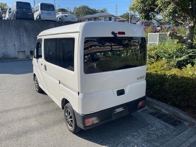 ハイゼットカーゴ 　２シーター　禁煙車　スマートアシスト機能　ドライブレコーダー　ＥＴＣ　メモリーナビ　ＴＶ　デジタルインナーミラー　キーレス　バックカメラ（10枚目）