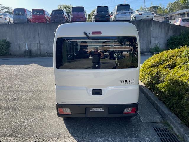 ハイゼットカーゴ 　２シーター　禁煙車　スマートアシスト機能　ドライブレコーダー　ＥＴＣ　メモリーナビ　ＴＶ　デジタルインナーミラー　キーレス　バックカメラ（11枚目）