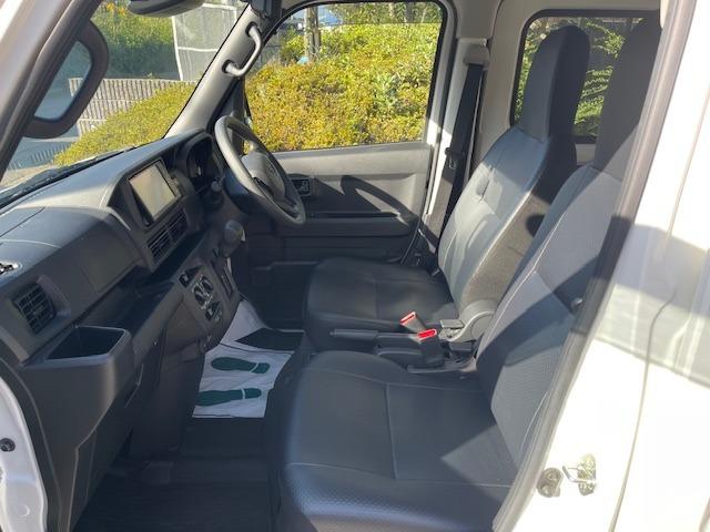 ハイゼットカーゴ 　２シーター　禁煙車　スマートアシスト機能　ドライブレコーダー　ＥＴＣ　メモリーナビ　ＴＶ　デジタルインナーミラー　キーレス　バックカメラ（15枚目）