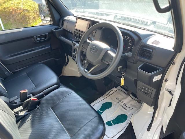 ハイゼットカーゴ 　２シーター　禁煙車　スマートアシスト機能　ドライブレコーダー　ＥＴＣ　メモリーナビ　ＴＶ　デジタルインナーミラー　キーレス　バックカメラ（16枚目）