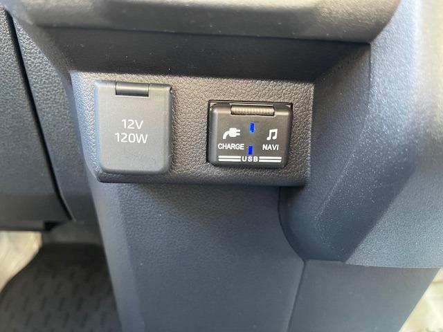 ハイゼットカーゴ 　２シーター　禁煙車　スマートアシスト機能　ドライブレコーダー　ＥＴＣ　メモリーナビ　ＴＶ　デジタルインナーミラー　キーレス　バックカメラ（27枚目）