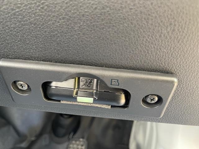 ハイゼットカーゴ 　２シーター　禁煙車　スマートアシスト機能　ドライブレコーダー　ＥＴＣ　メモリーナビ　ＴＶ　デジタルインナーミラー　キーレス　バックカメラ（34枚目）
