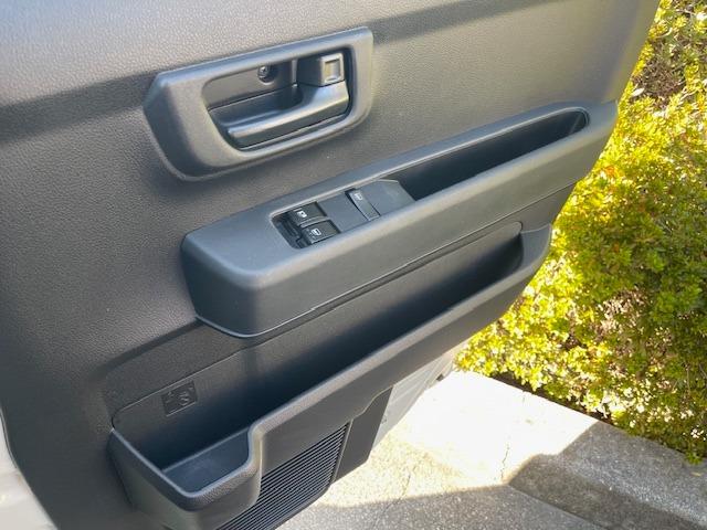 ハイゼットカーゴ 　２シーター　禁煙車　スマートアシスト機能　ドライブレコーダー　ＥＴＣ　メモリーナビ　ＴＶ　デジタルインナーミラー　キーレス　バックカメラ（37枚目）