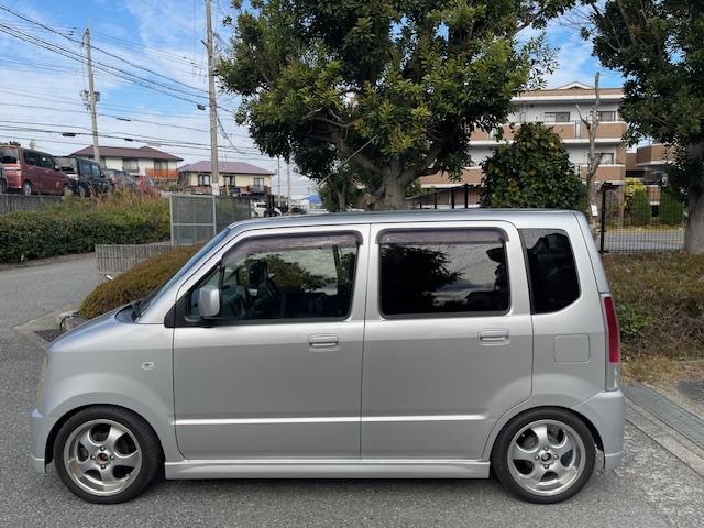 ワゴンＲ ＦＸ　禁煙車　５ＭＴ　エアロ　ローダウン　アルミホイール　ディスプレイオーディオ　社外マフラー　ＥＴＣ　キーレスエントリー（9枚目）