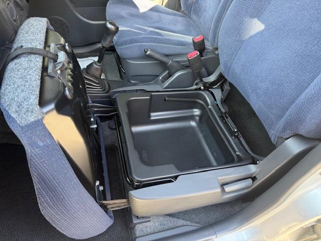 ワゴンＲ ＦＸ　禁煙車　５ＭＴ　エアロ　ローダウン　アルミホイール　ディスプレイオーディオ　社外マフラー　ＥＴＣ　キーレスエントリー（34枚目）