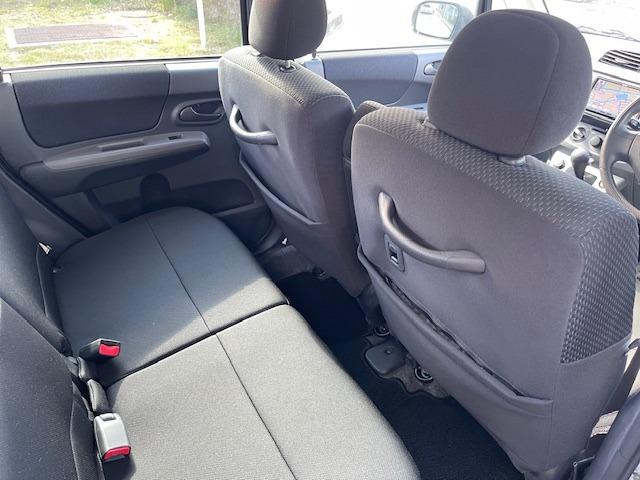 ステラ カスタムＲＳ　禁煙車　スーパーチャージャー　メモリーナビナビ　フルセグ　キーレスエントリー　電動格納ドアミラ－　アルミ　ｂｌｕｅｔｏｏｔｈ（19枚目）