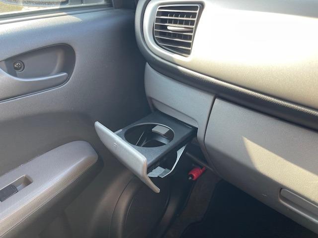 ステラ カスタムＲＳ　禁煙車　スーパーチャージャー　メモリーナビナビ　フルセグ　キーレスエントリー　電動格納ドアミラ－　アルミ　ｂｌｕｅｔｏｏｔｈ（29枚目）