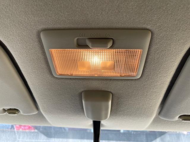 ステラ カスタムＲＳ　禁煙車　スーパーチャージャー　メモリーナビナビ　フルセグ　キーレスエントリー　電動格納ドアミラ－　アルミ　ｂｌｕｅｔｏｏｔｈ（31枚目）