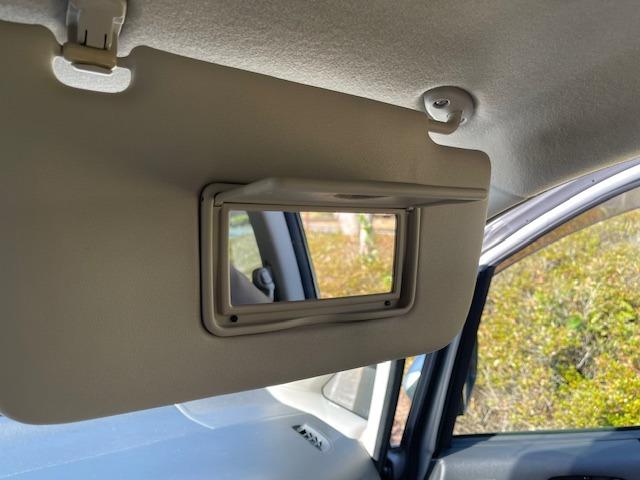 ステラ カスタムＲＳ　禁煙車　スーパーチャージャー　メモリーナビナビ　フルセグ　キーレスエントリー　電動格納ドアミラ－　アルミ　ｂｌｕｅｔｏｏｔｈ（32枚目）